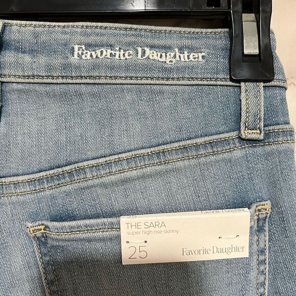 Favorite Daughter The Sara Super High Rise Skinny Jeans in Lanai Wash - Picture 8 of 11